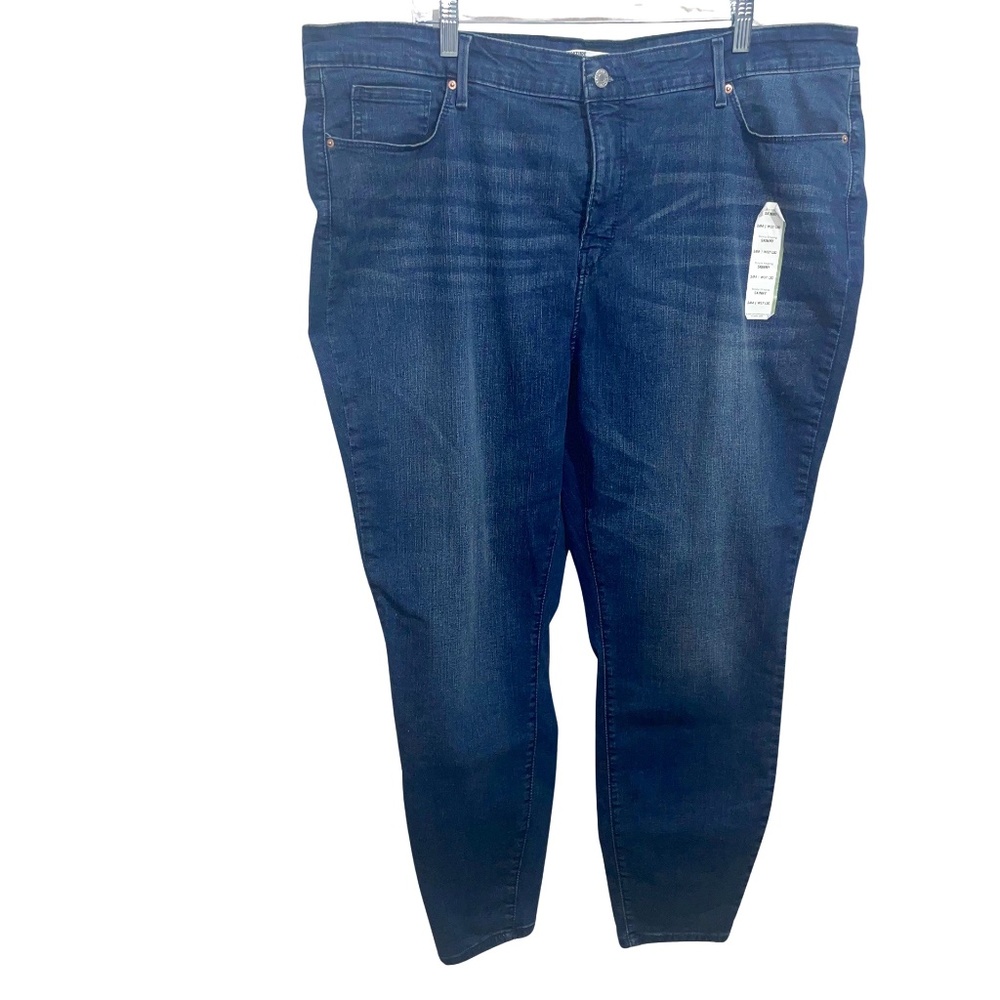 Signature/ Levi Strauss & Co.Gold Label Women's Totally Shaping Skinny Jeans NWT